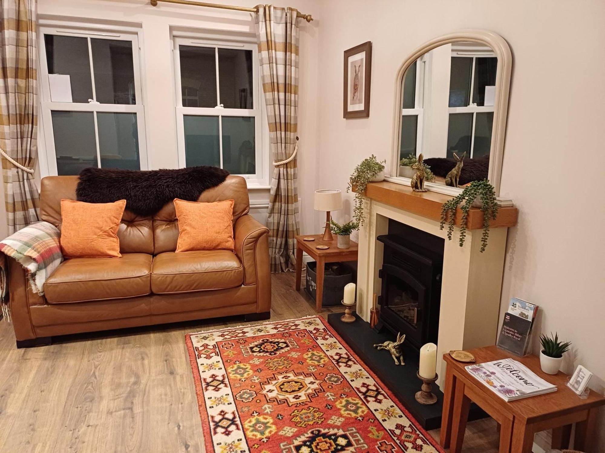 Charming 2-bed In Holiday home